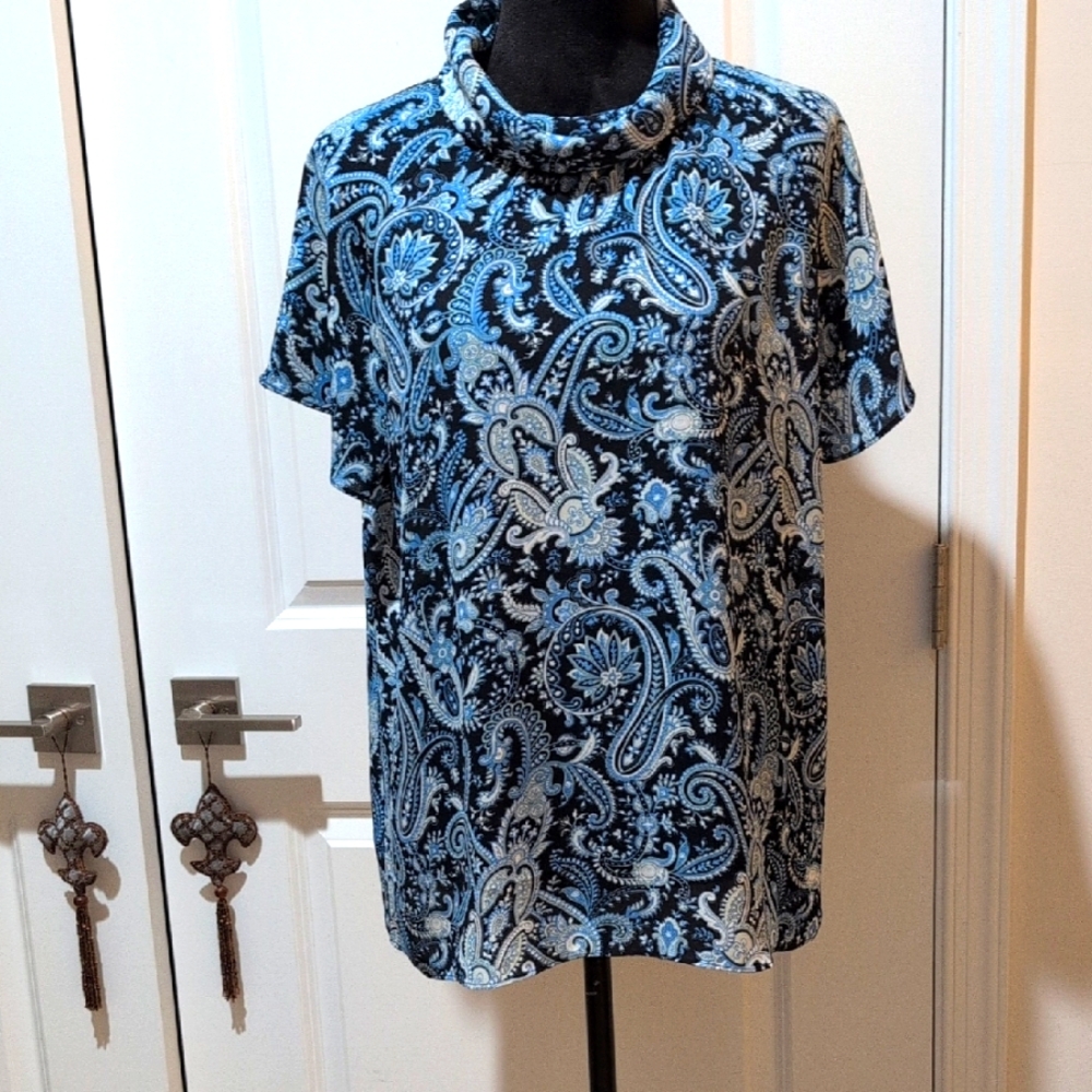 Ann Taylor Blue Paisley mock Neck Short Sleeve Women's Top